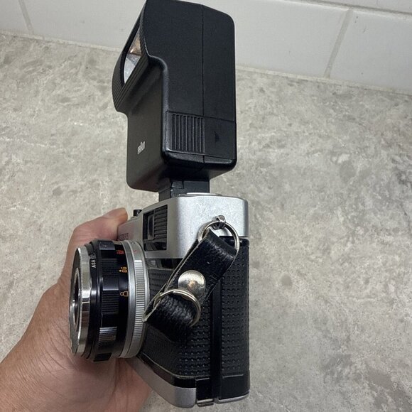 OLYMPUS TRIP 35 Compact 35mm Film Camera w flash, 40mm f/2.8 Lens Untested As Is - Picture 7 of 12